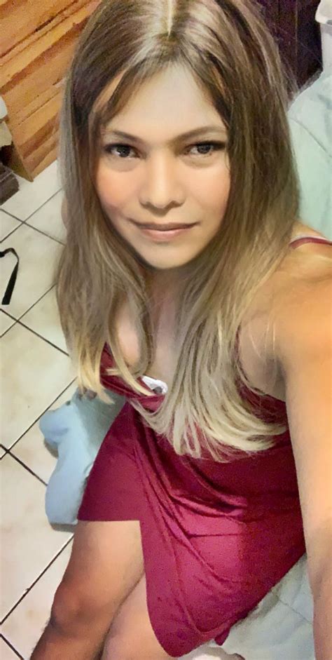 Discover the Alluring Beauty of Nude Girls Today - 10 Stunning Images