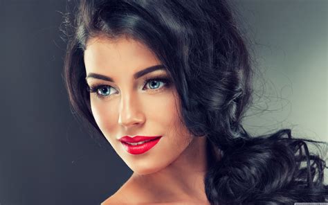 Captivating Capture: Enchanting Shots of Mesmerizing Women - An Alluring Gallery of Beautiful Women Photos