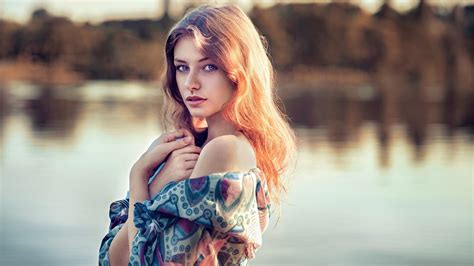 Beautiful Women Wallpaper