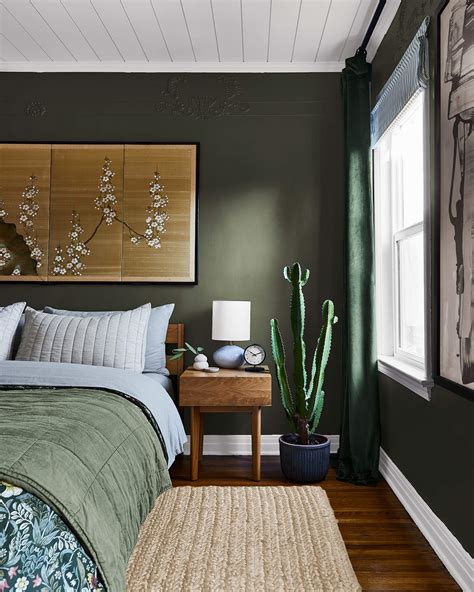 Bedroom Ideas for Green Walls Layer in Different Textures