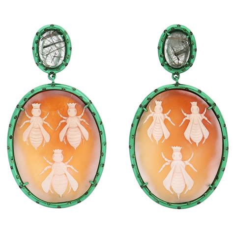 Download Bees Cameo