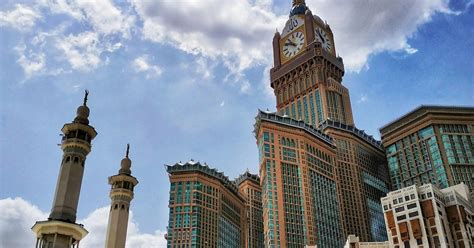 Before Booking a Mecca Tour