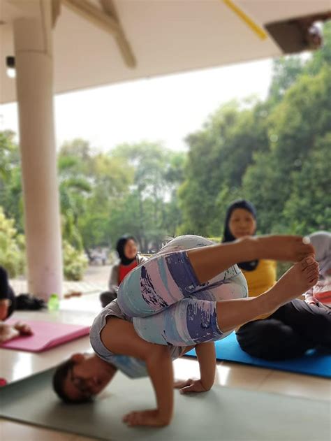 Belajar Yoga Dengan Biaya Terjangkau