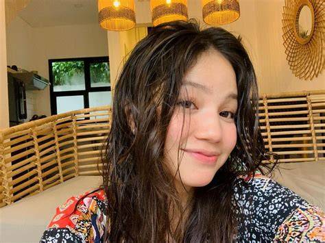 Bella Graceva Biodata