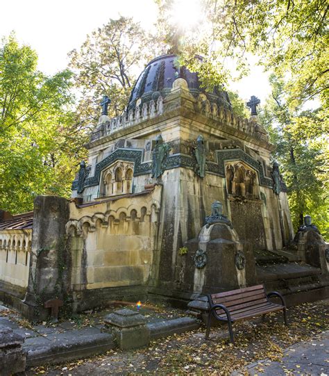 Bellu Cemetery stories