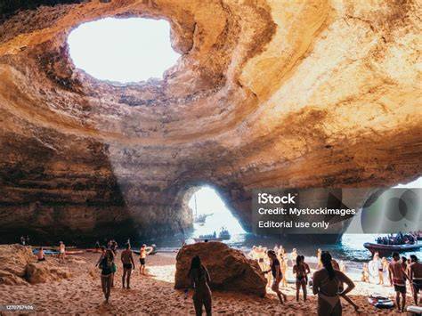 Benagil Cave crowds