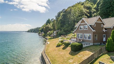 Benefits of Owning a Waterfront Home on Puget Sound