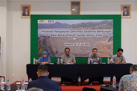 Berpartisipasi dalam Program Pelatihan