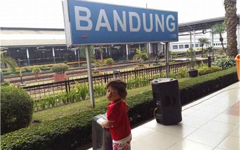 Berwisata Dari Stasiun Bandung