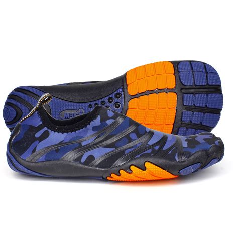 What are the best shoes for canoeing?