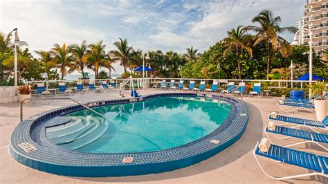 Best Western Plus Atlantic Beach Resort Miami Beach (FL) Outdoor pool