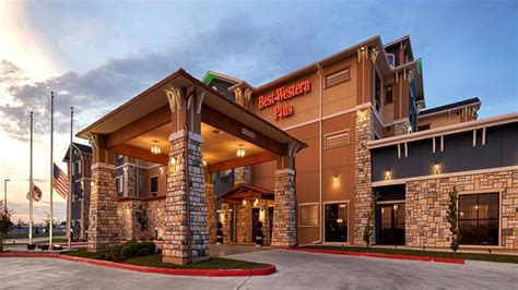 Best Western Plus Emerald Inn & Suites