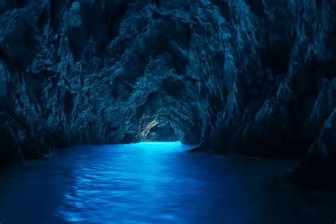 Best time visit Blue cave