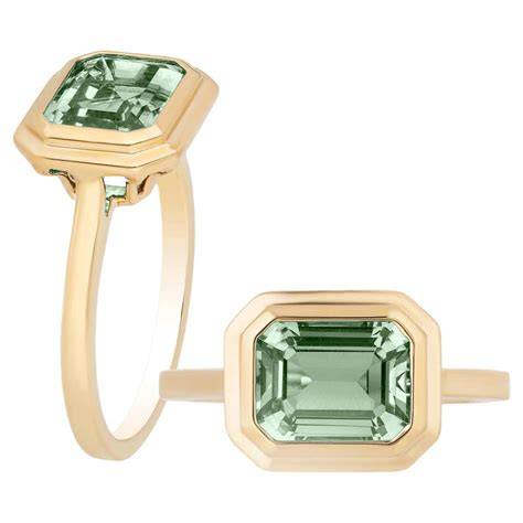 Bezel Set Emerald Elegance