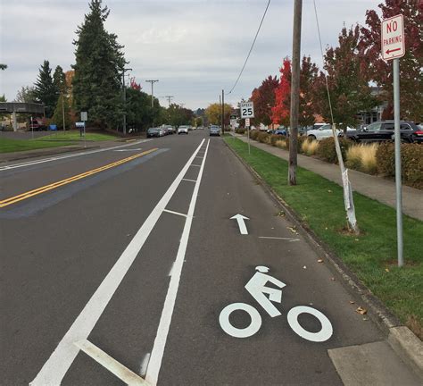 Proposal to remove Lakeshore Rd turnlane for bike lanes Burlington