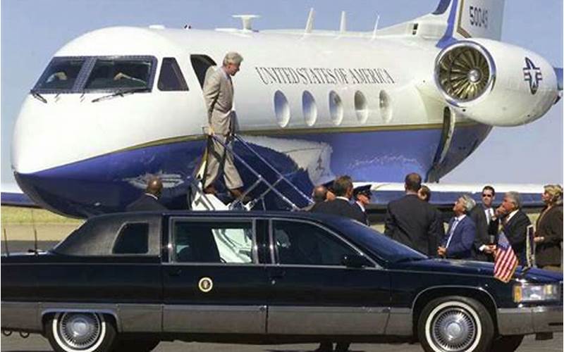 Bill Clinton On Private Jet