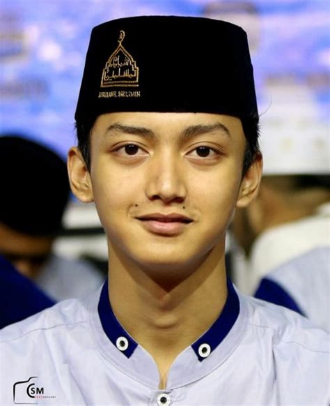 Biodata Azmi Askandar