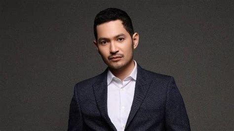 Biodata Evan Sanders