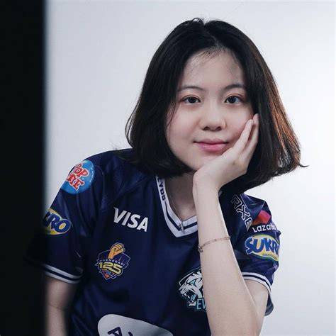 Biodata Fanny Cynthia