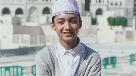 Biodata Guz Azmi
