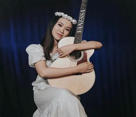 Biodata Mayang