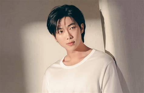 Biodata Rm