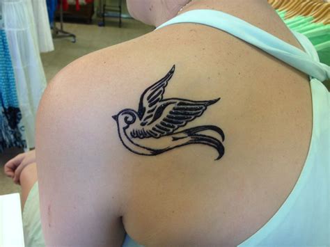 Humming bird henna tattoo hennatattoo hennadesign henna