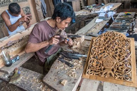 Bisnis Kayu di Pulau Indonesia