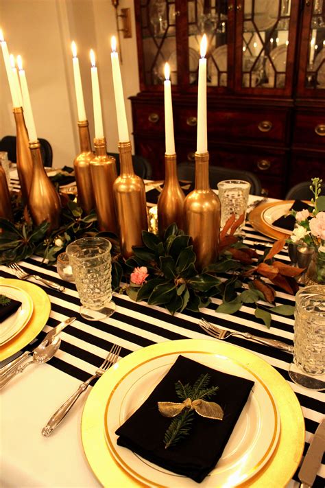 Black and gold. very elegant Black and gold centerpieces, Black and