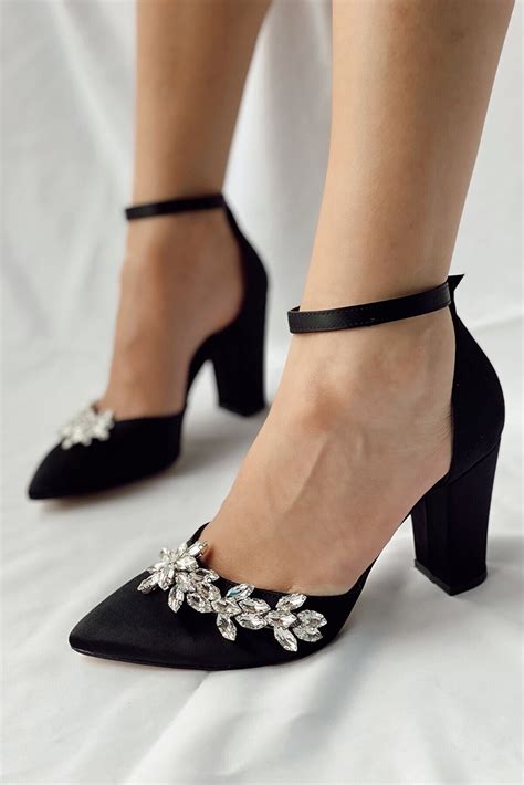 Step into Elegance: Black Heels for a Timeless Wedding Look