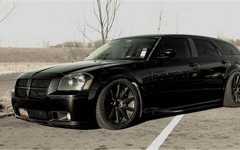 Blacked Out Dodge Magnum Customization