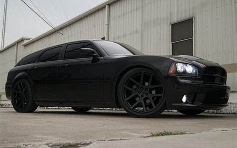 Blacked Out Dodge Magnum Performance