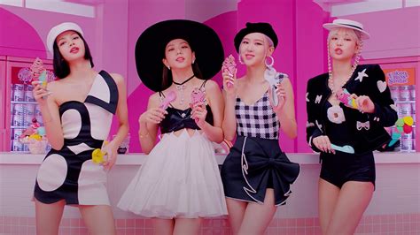 Blackpink Eating Ice Cream