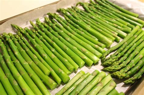Blanching asparagus spears