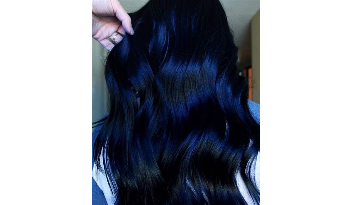 Rambut Blue-Black untuk Kulit Gelap