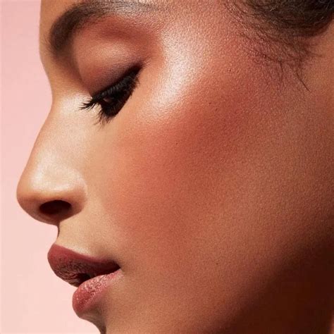 Empowering Women of Color: Unleashing the Beauty of Natural Blush for Brown Skin