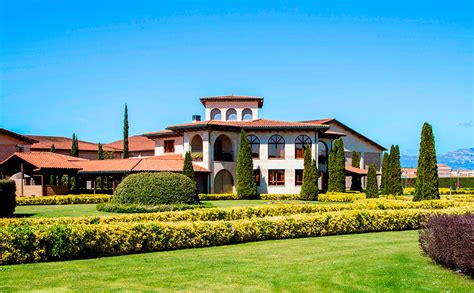 Bodegas Altanza exterior