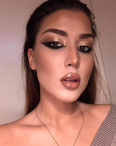 Bold Eyes Makeup