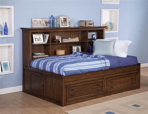 Logan Full Lounge Bed by New Classic Daybed with storage, Bookcase headboard, Bookcase bed