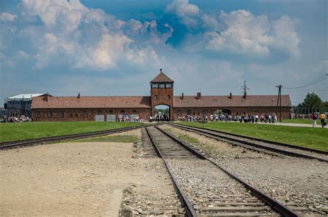 Booking Auschwitz Tour
