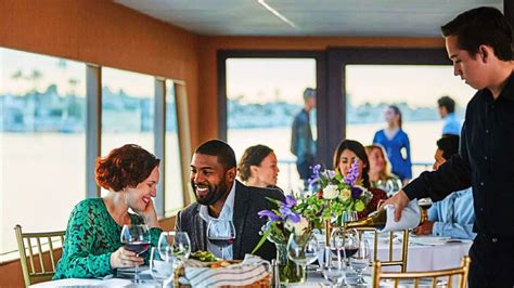 Booking Dinner Cruise