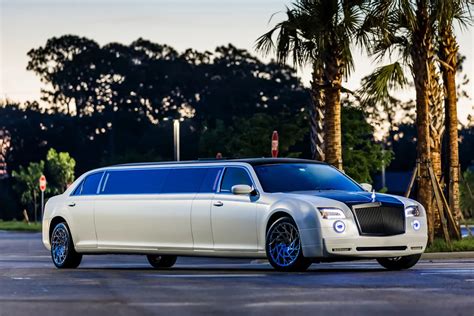 Booking Limousine Car