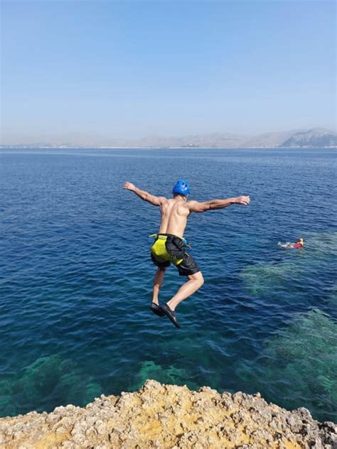 Booking cliff jumping