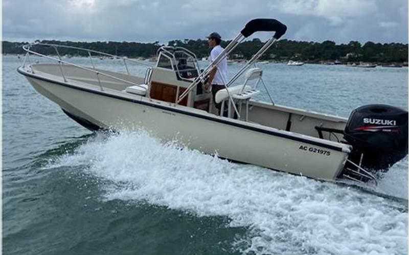 Boston Whaler 22 Outrage Comfort