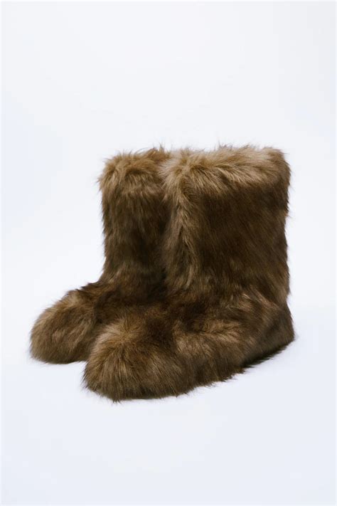 botas ugg con pelo por fuera