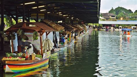 Bottom Line Floating Market Bandung