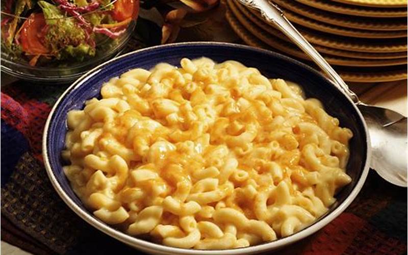 J Alexander’s Mac and Cheese: A Cheesy Delight That Will Leave You Craving for More