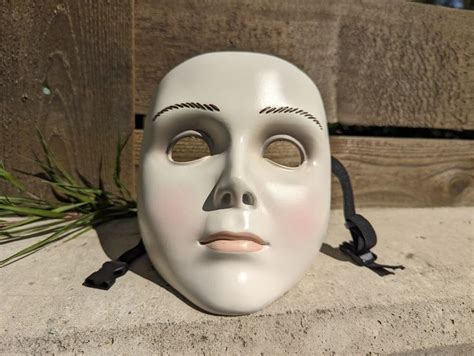 Brahms Heelshire Mask