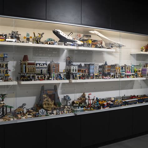 Bricks Figs Museum Crowds