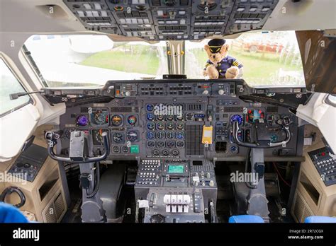 The Complete Guide to British Aerospace BAe 146 Cockpit